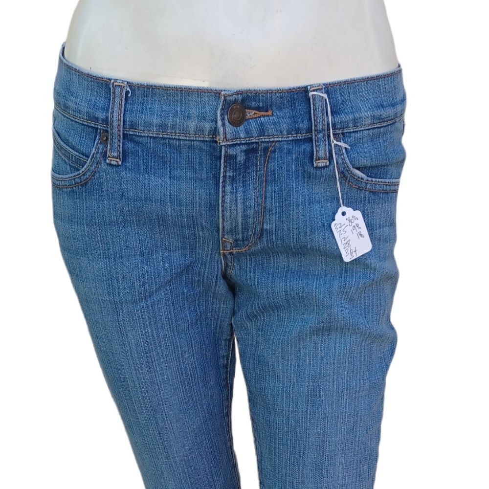 42405....The Diva Bootcut Jeans Size 4 Short